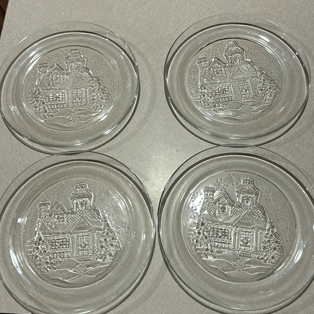 4 Arcoroc Welcome Home Glass‎ Plates Christmas Themed Dessert Plates 7-3/4"